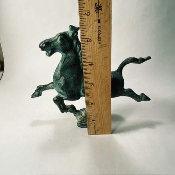5 1/2" Vintage Reproduction of the Flying Horse of Gansu Statue Green Patina - Picture 14 of 16